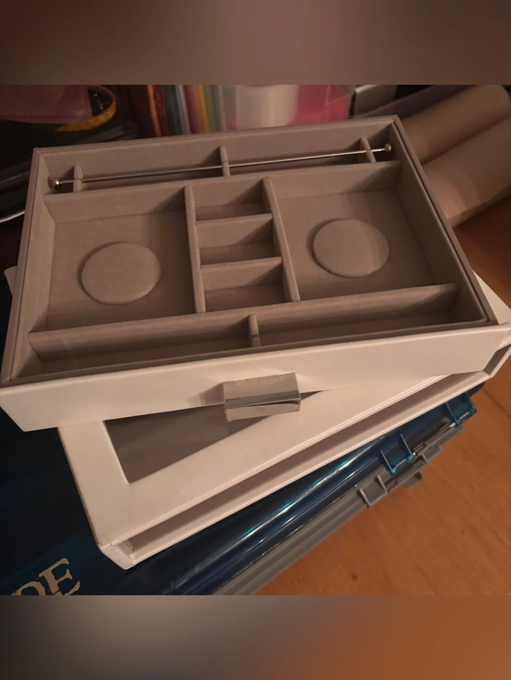 Stackers Classic Bracelet Display Drawer - White Leather / Gray Velvet / Glass